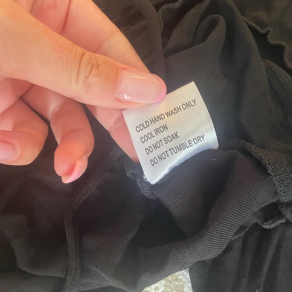 NWT White Fox Boutique From The Top Long Sleeve Crop Top in Black - Picture 5 of 6